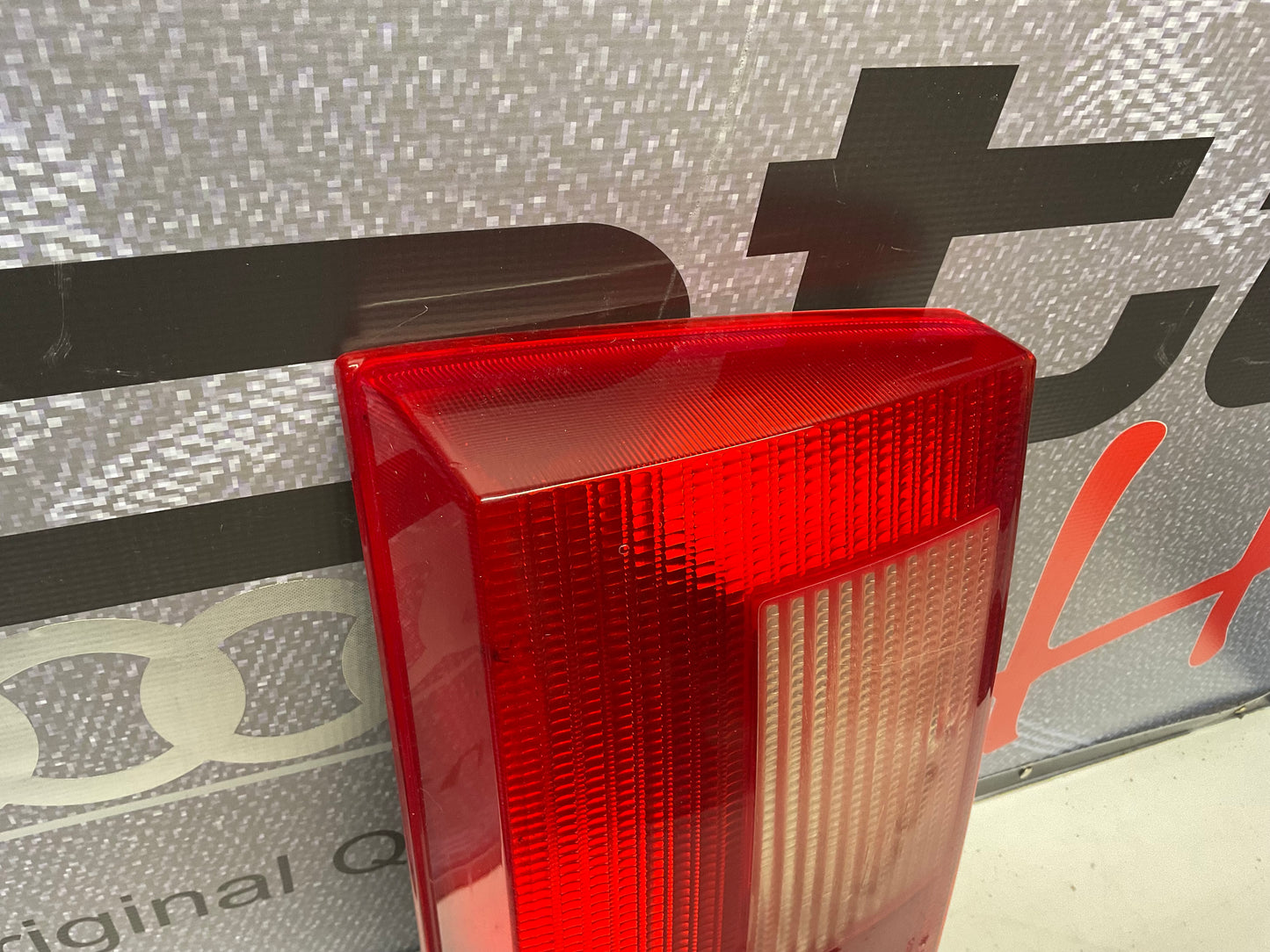 Tail Light Center Panel Left 4A0945093  C4