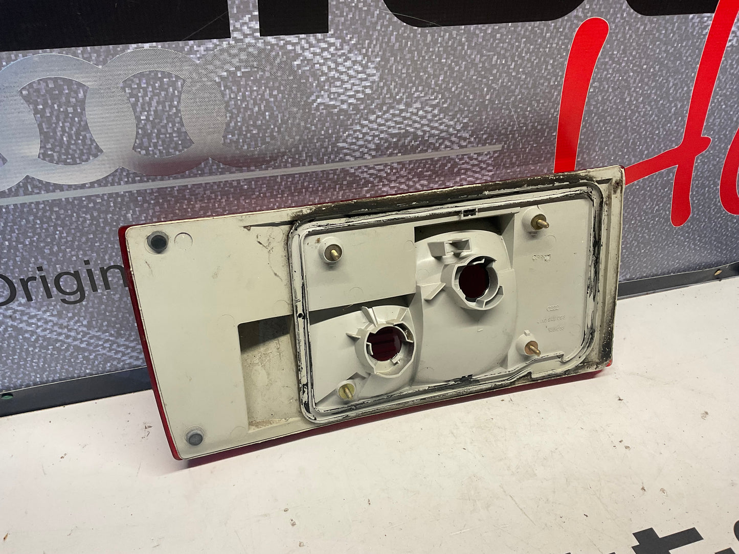Tail Light Center Panel Left 4A0945093  C4