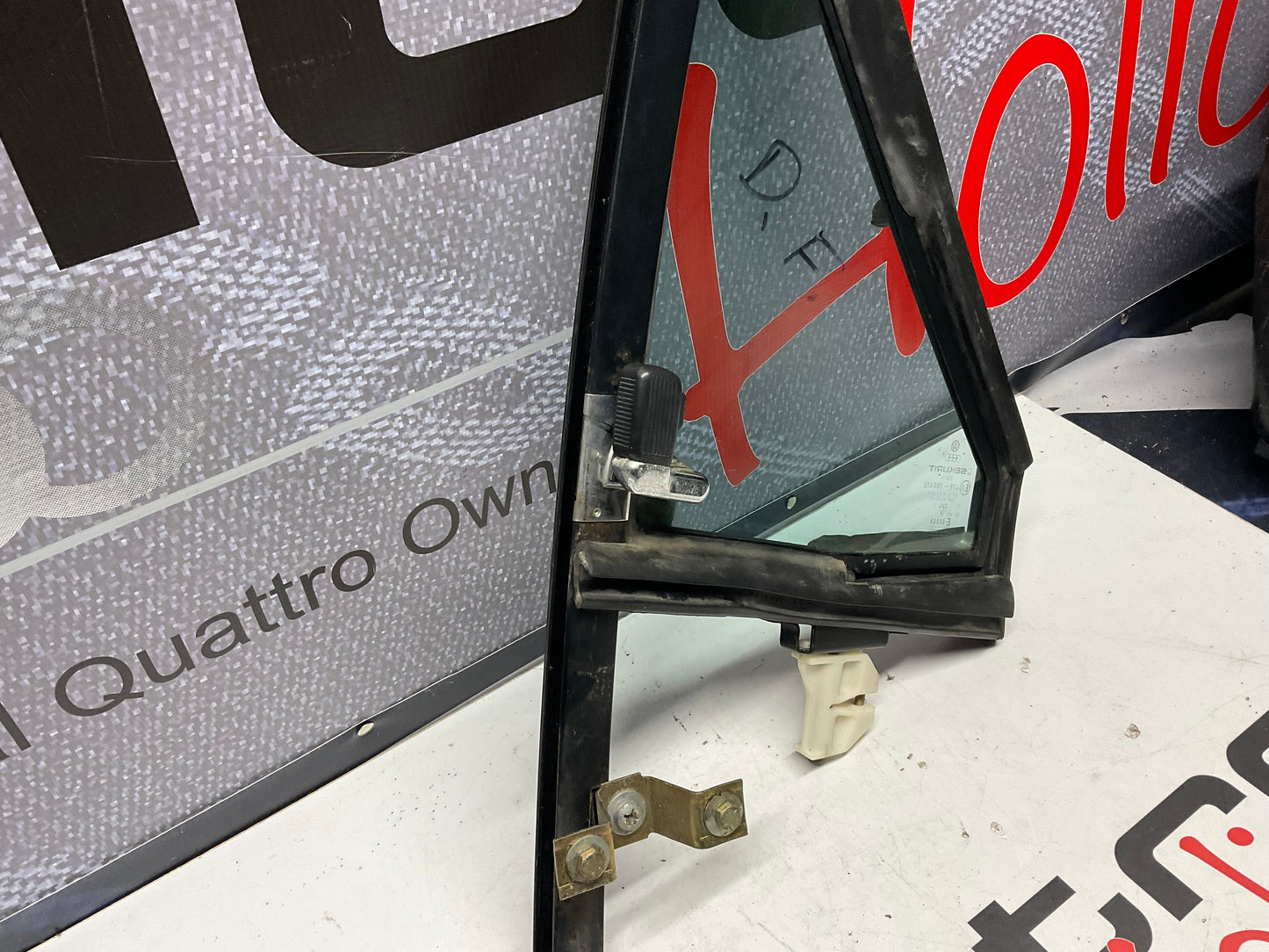 Driver Door Wing Window/Frame  Left 813837603  B2