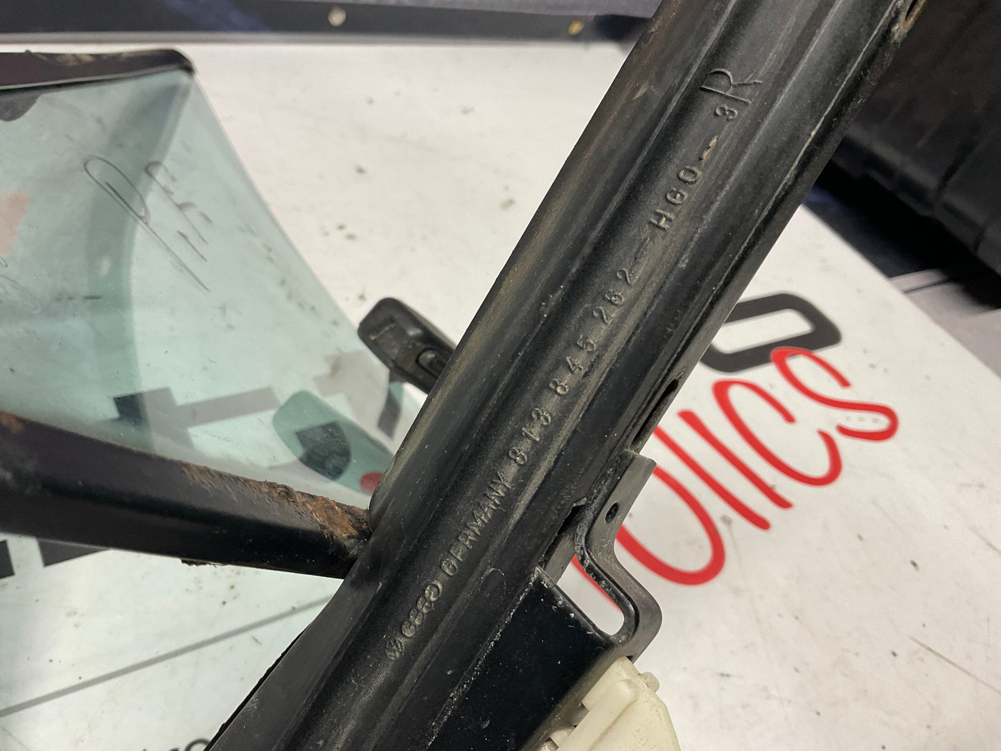 Passenger Door Wing Window/Frame Right 813837604  B2