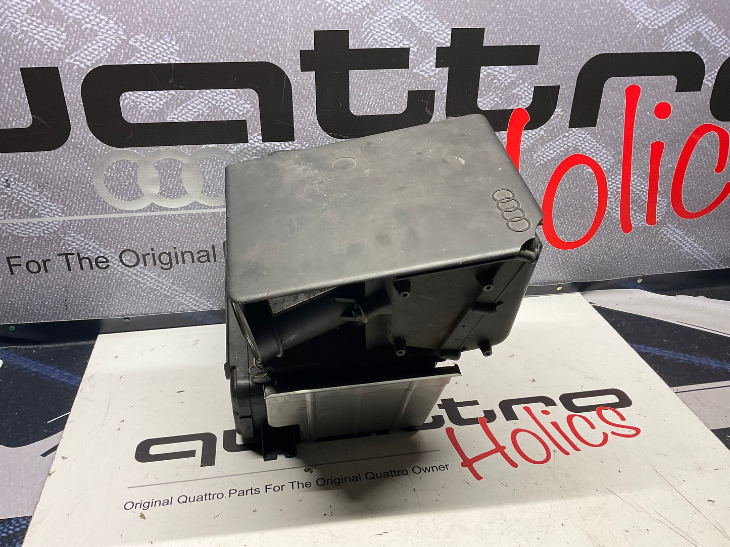 1991 Audi 200 Quattro 20V 3B Air Intake Box  034133837AE  C3