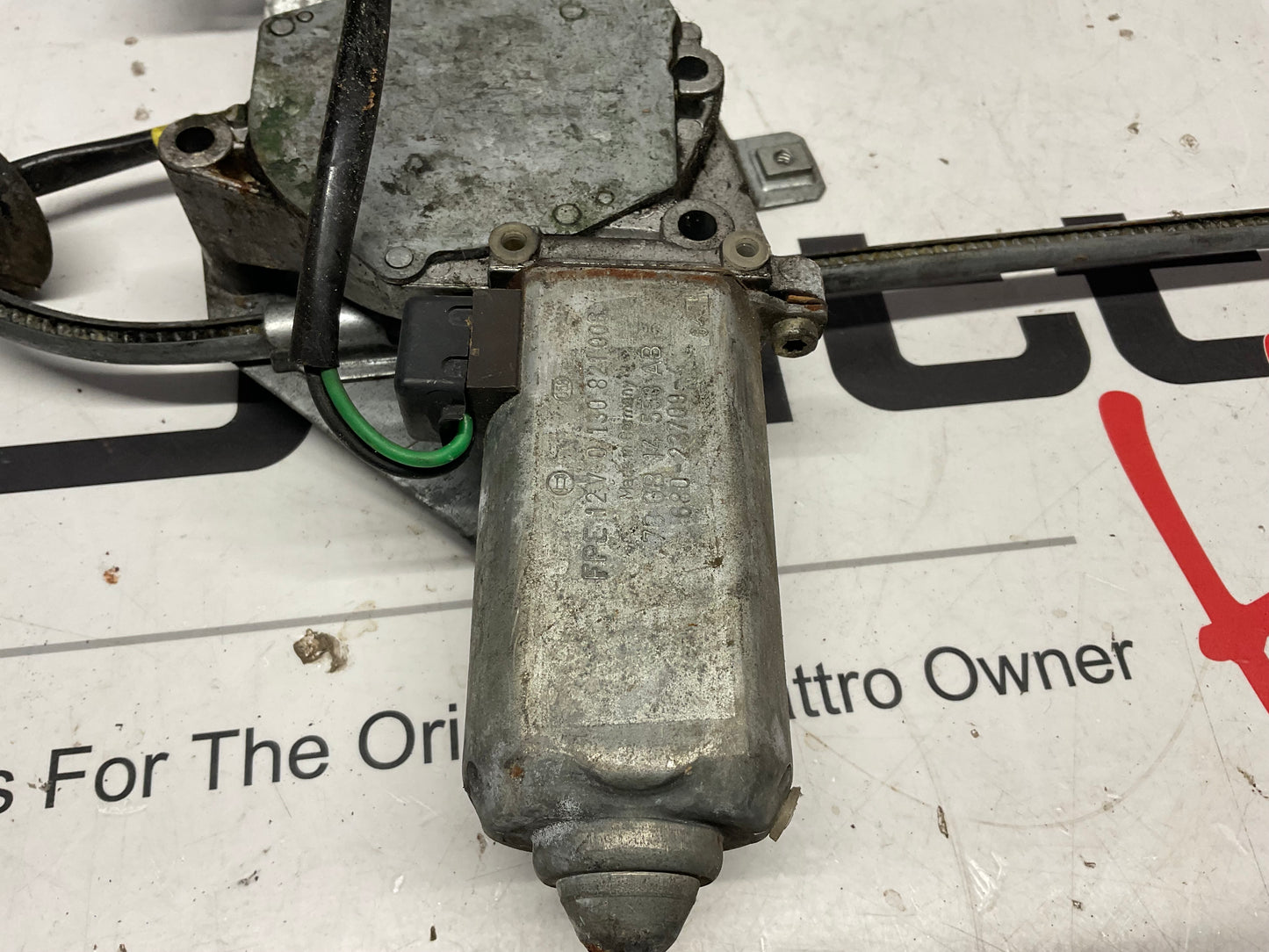 Passenger Rear Power Window Regulator Right 813839398A B2 Right