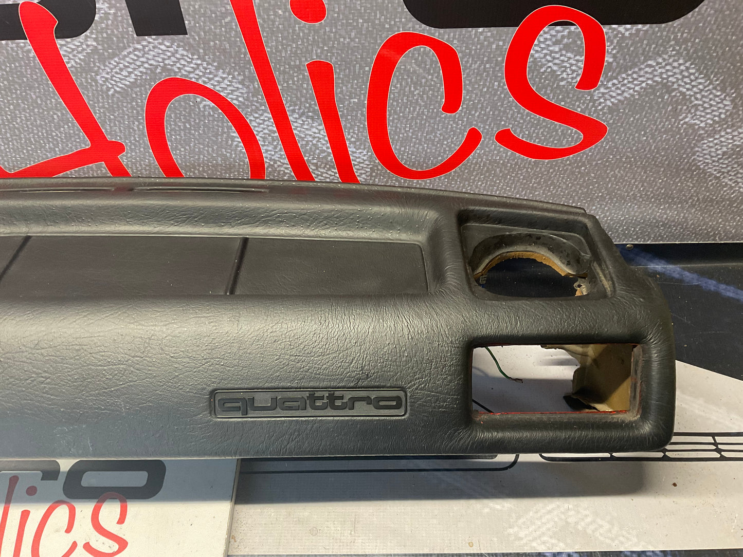 Ostrich Skin Dash Black 811857069 B2