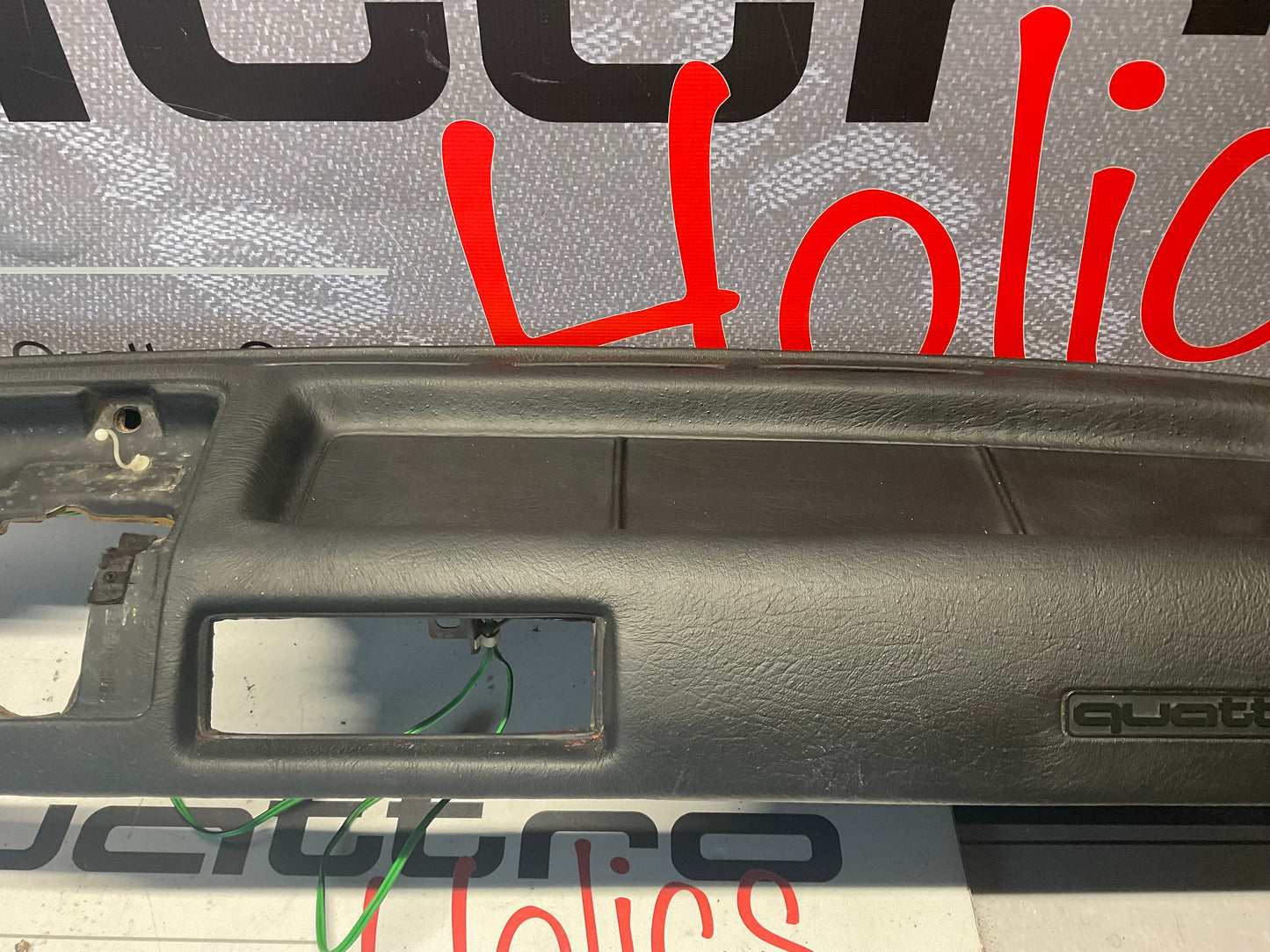 Ostrich Skin Dash Black 811857069 B2