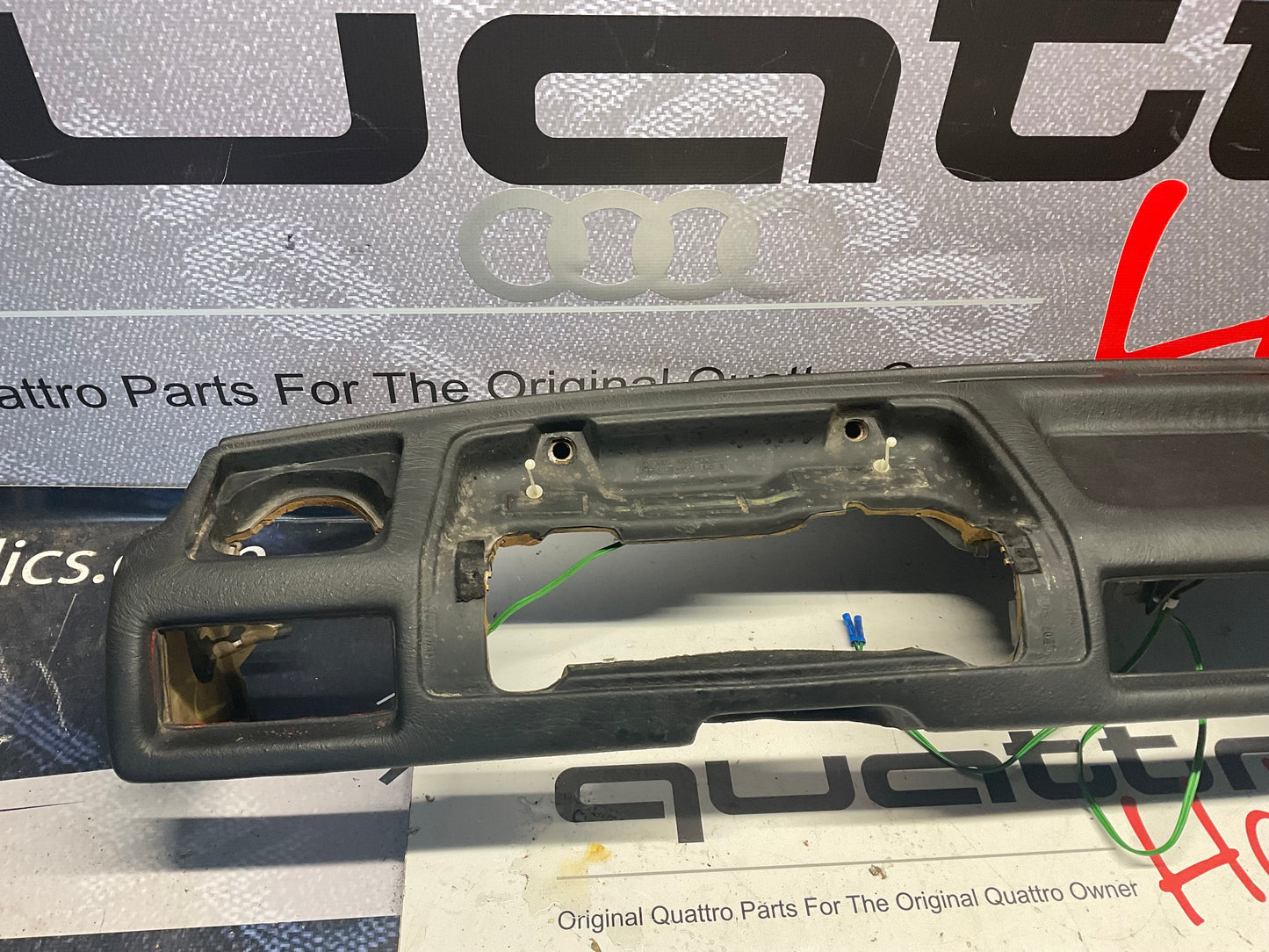 Ostrich Skin Dash Black 811857069 B2