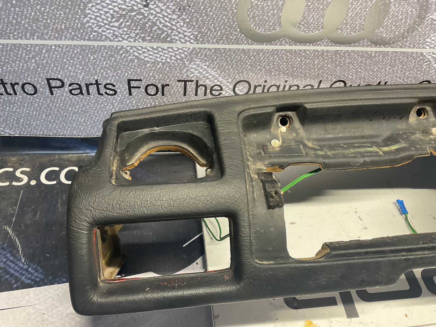 Ostrich Skin Dash Black 811857069 B2