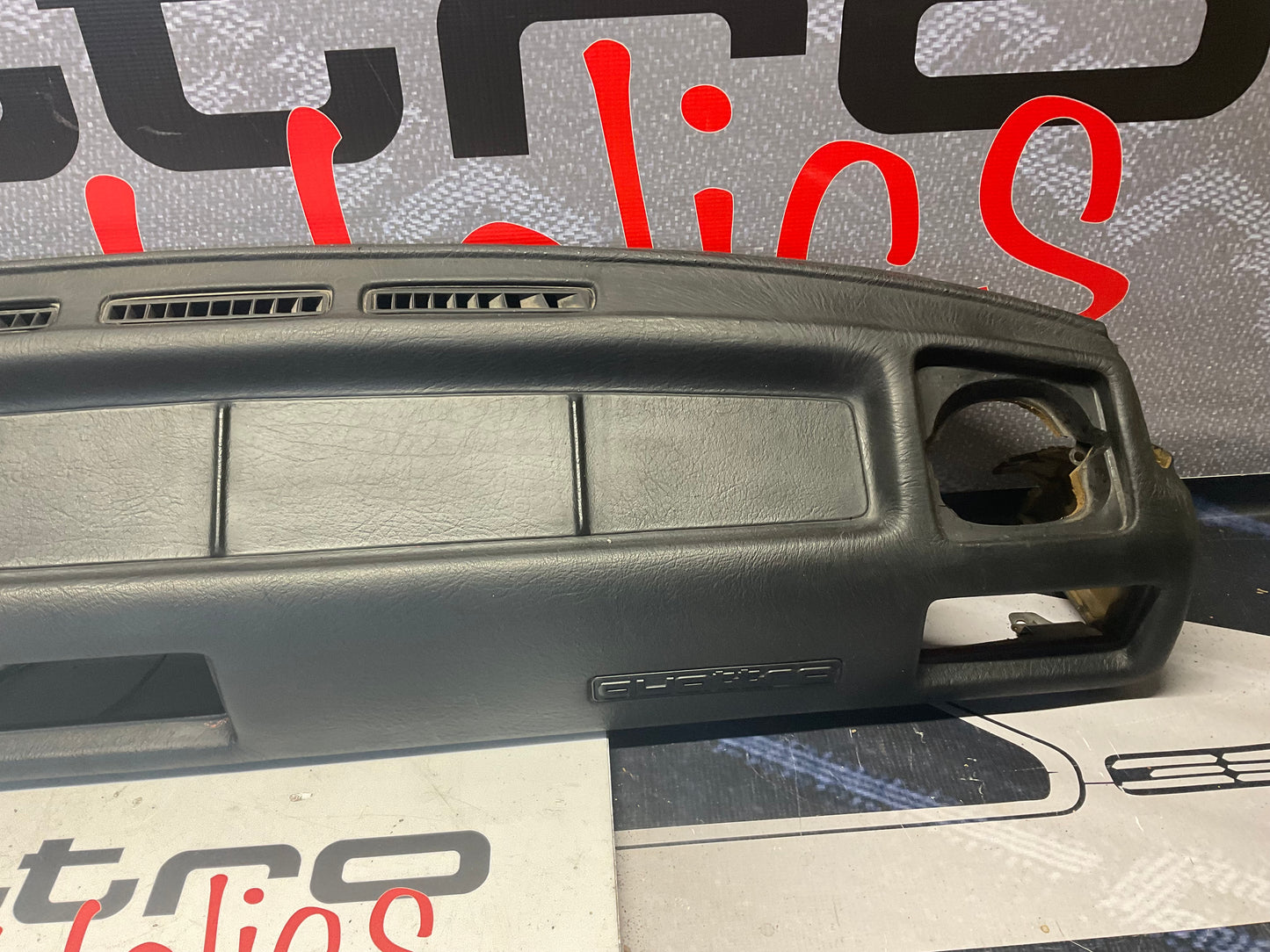 Ostrich Skin Dash Black 811857069 B2