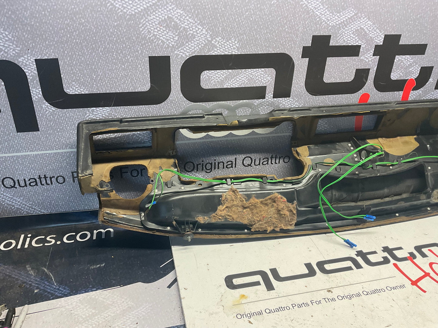 Ostrich Skin Dash Black 811857069 B2