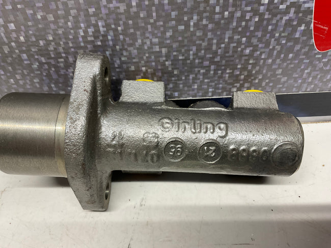 Brake Master Cylinder NOS 322611019 B2  Girling