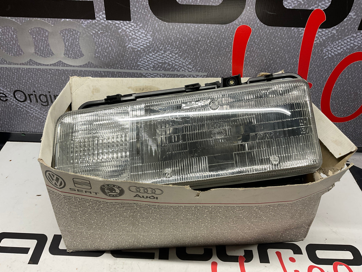 Driver Headlight Left 447941029C  NOS  C3