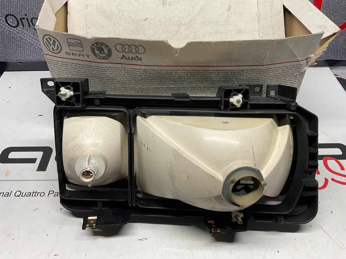 Driver Headlight Left 447941029C  NOS  C3