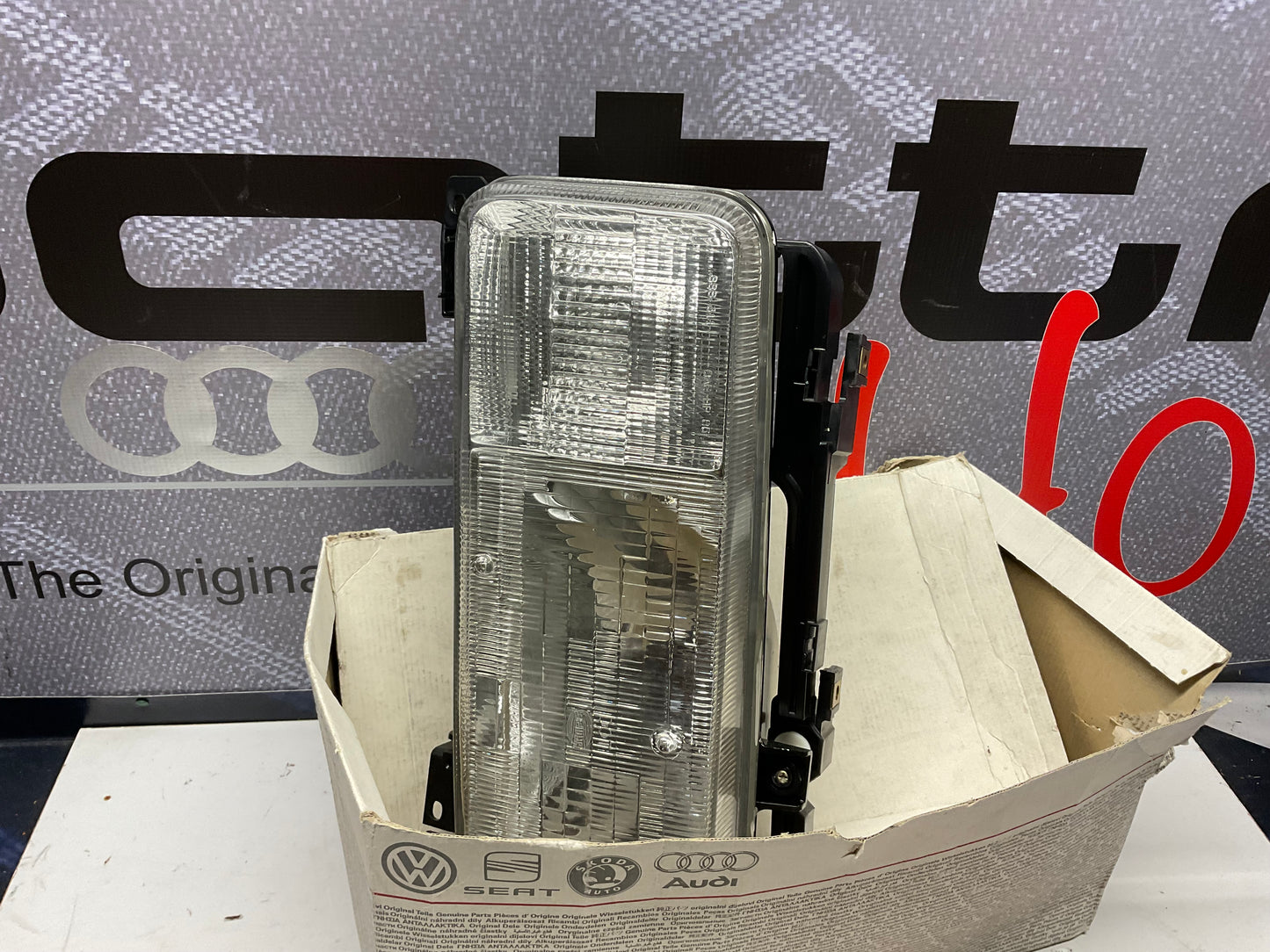 Driver Headlight Left 447941029C  NOS  C3