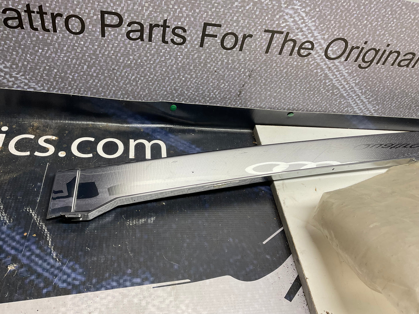 Front Bumper Center Trim 443807243E  NOS  C3