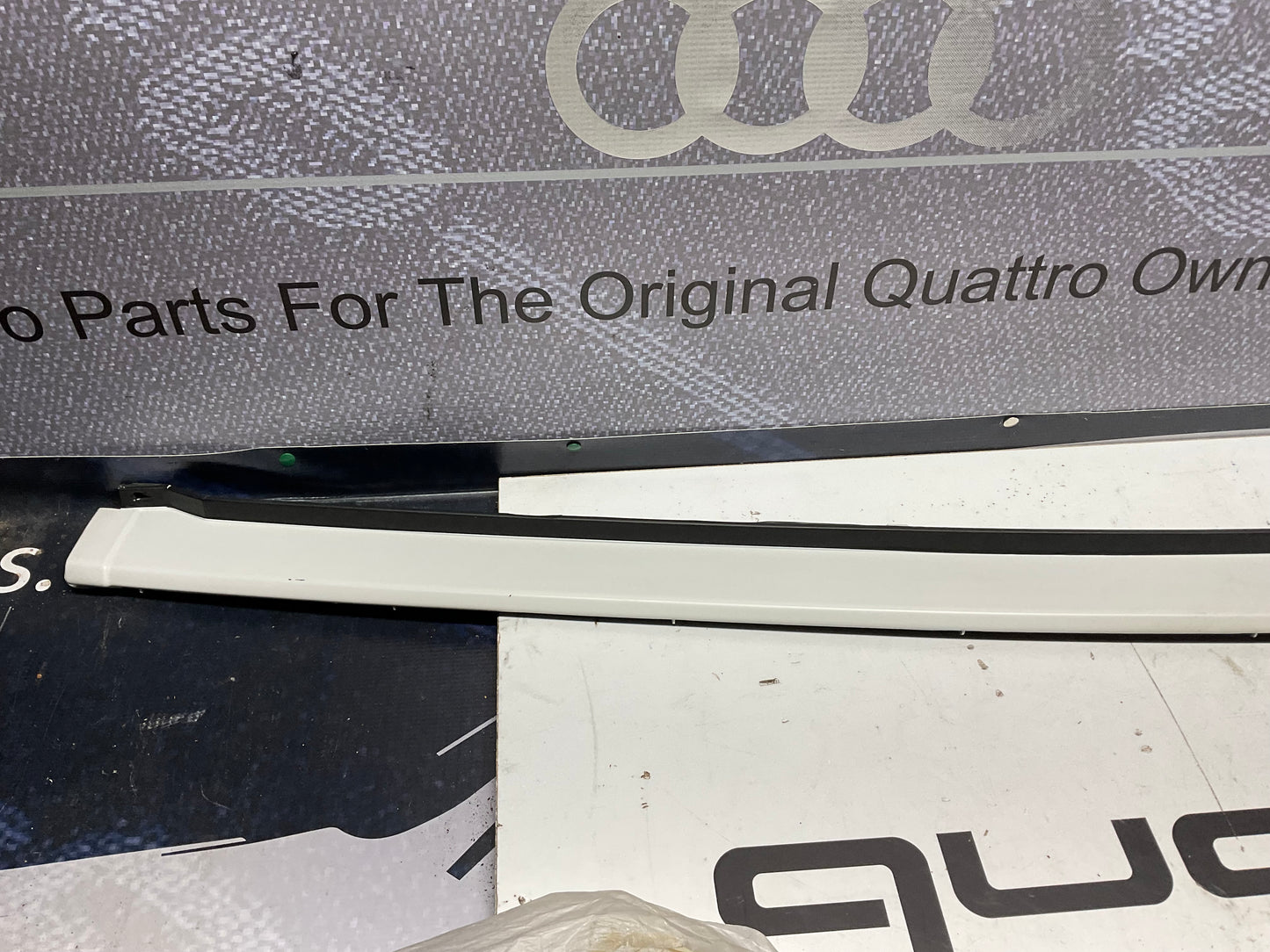 Front Bumper Center Trim 443807243B-90E  NOS  C3