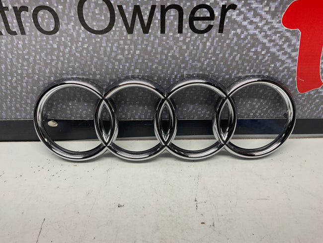 Front Grill Rings Badge 811853601  B2