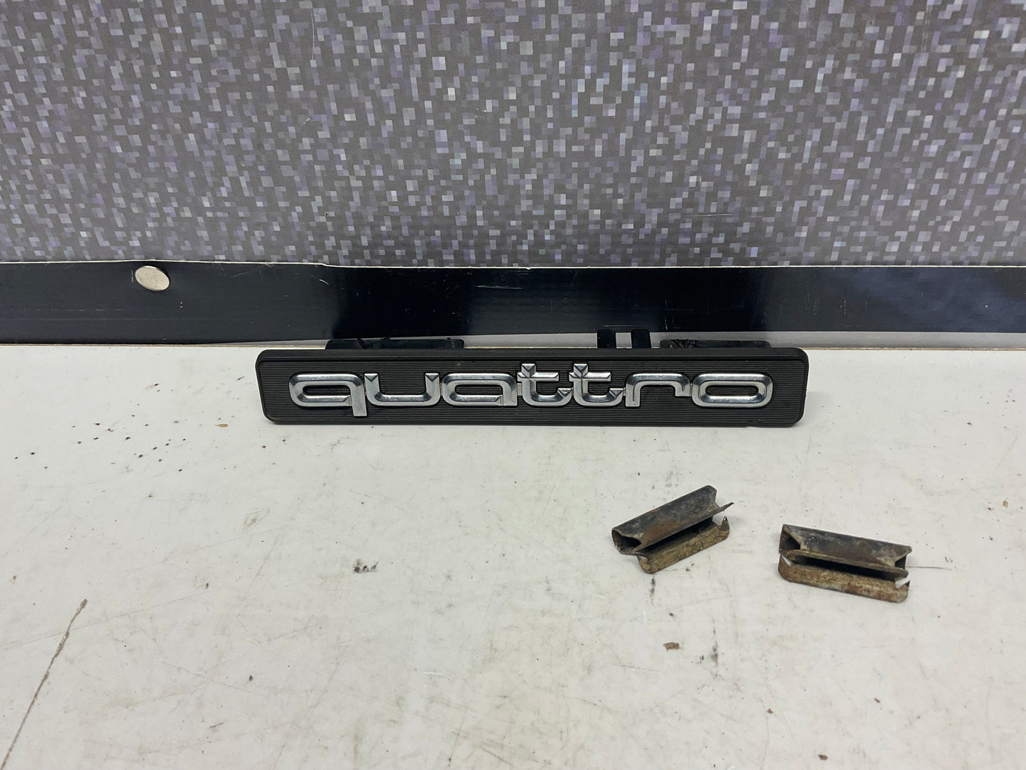 Quattro Grill Emblem Badge 447853736C  C3