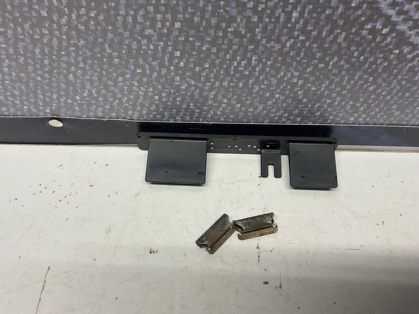 Quattro Grill Emblem Badge 447853736C  C3