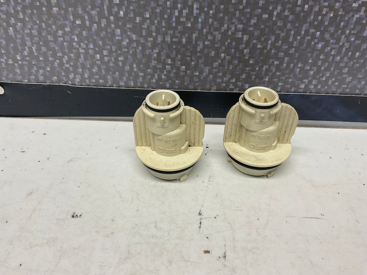 Front Bumper Turn Signal Connector Set 811853053C  B2 C3