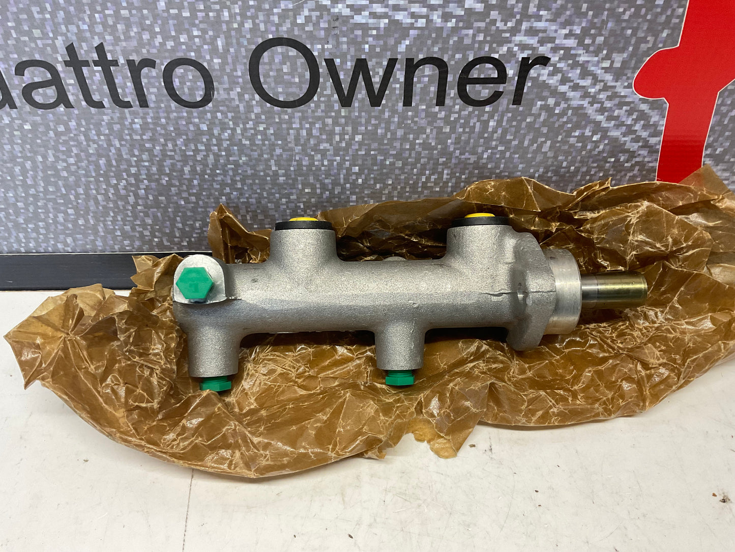 Brake Master Cylinder NOS 473611019A C3