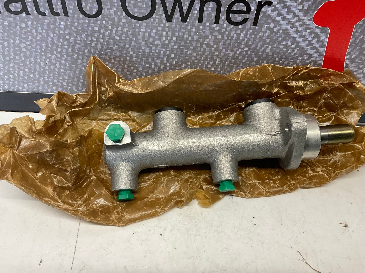 Brake Master Cylinder NOS 473611019A C3