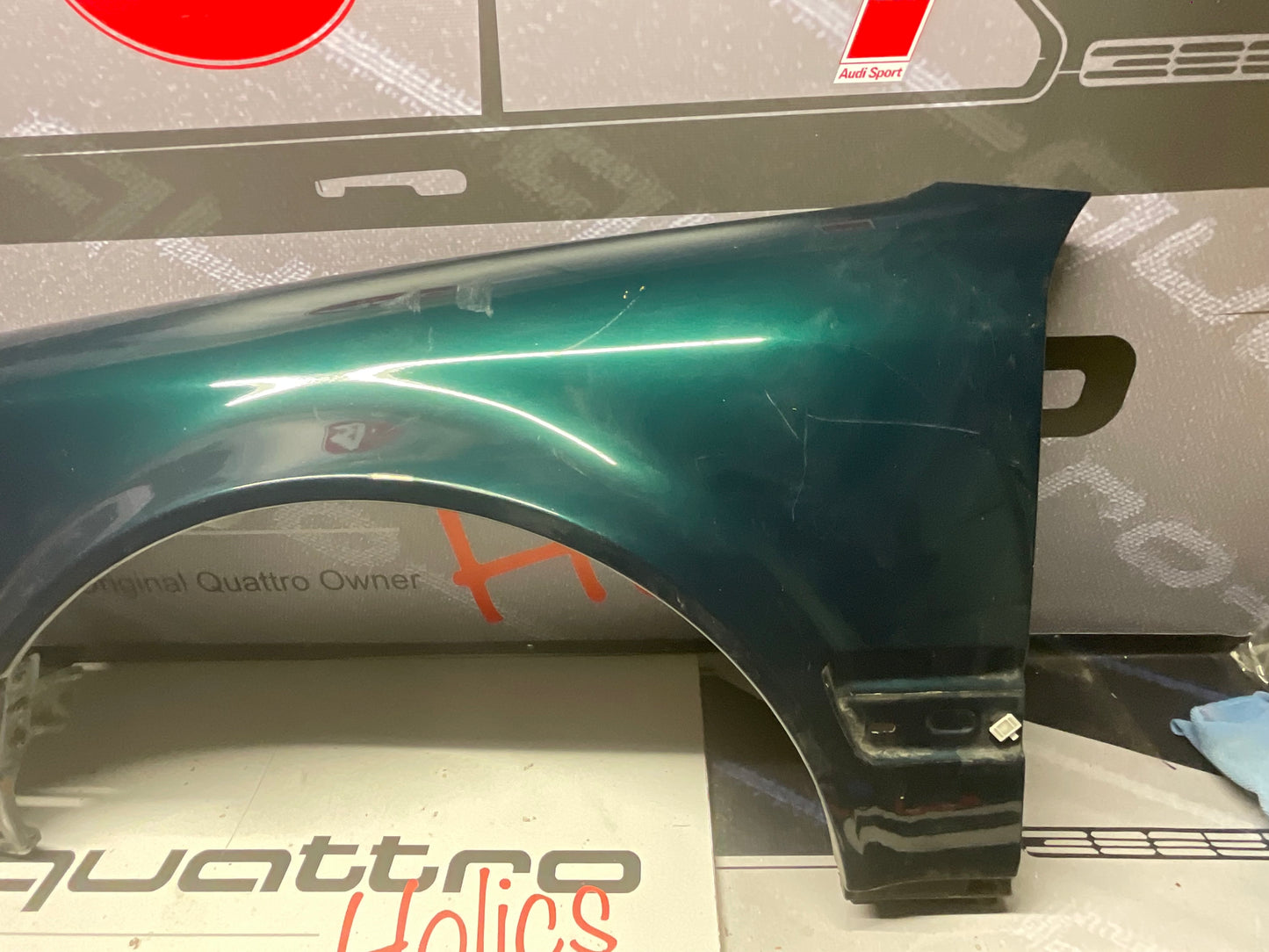 Driver Front Fender Left 4A0821105B  UrS4