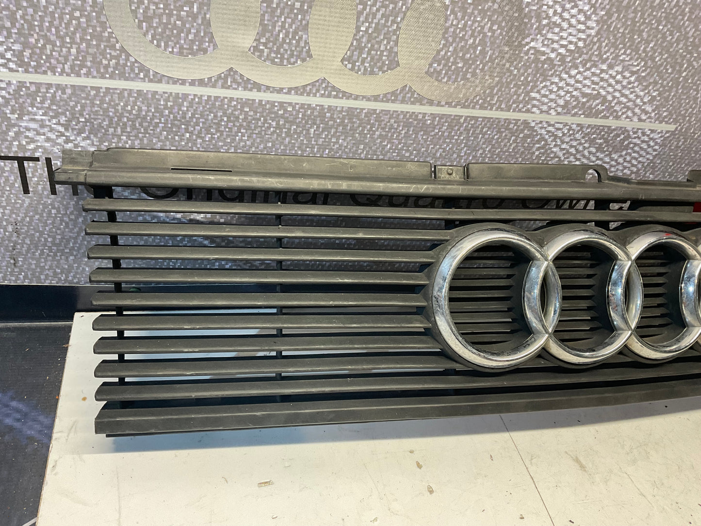 Front Grill & Rings 857853655D B2