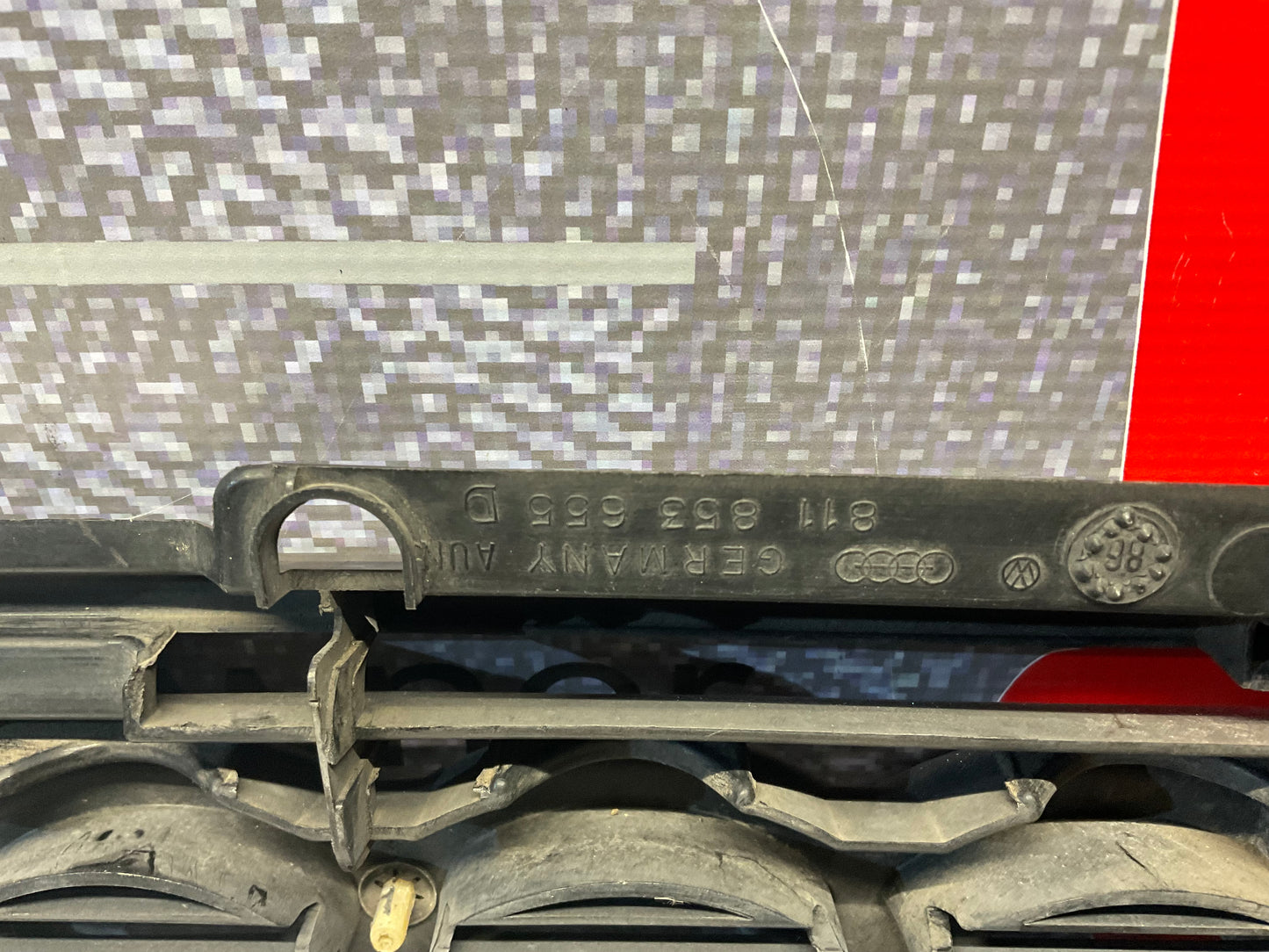 Front Grill & Rings 857853655D B2