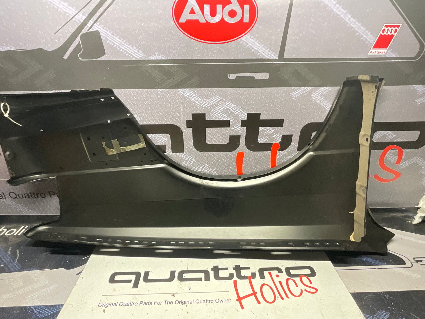 Driver Fender Left  NOS  855821021K  B2