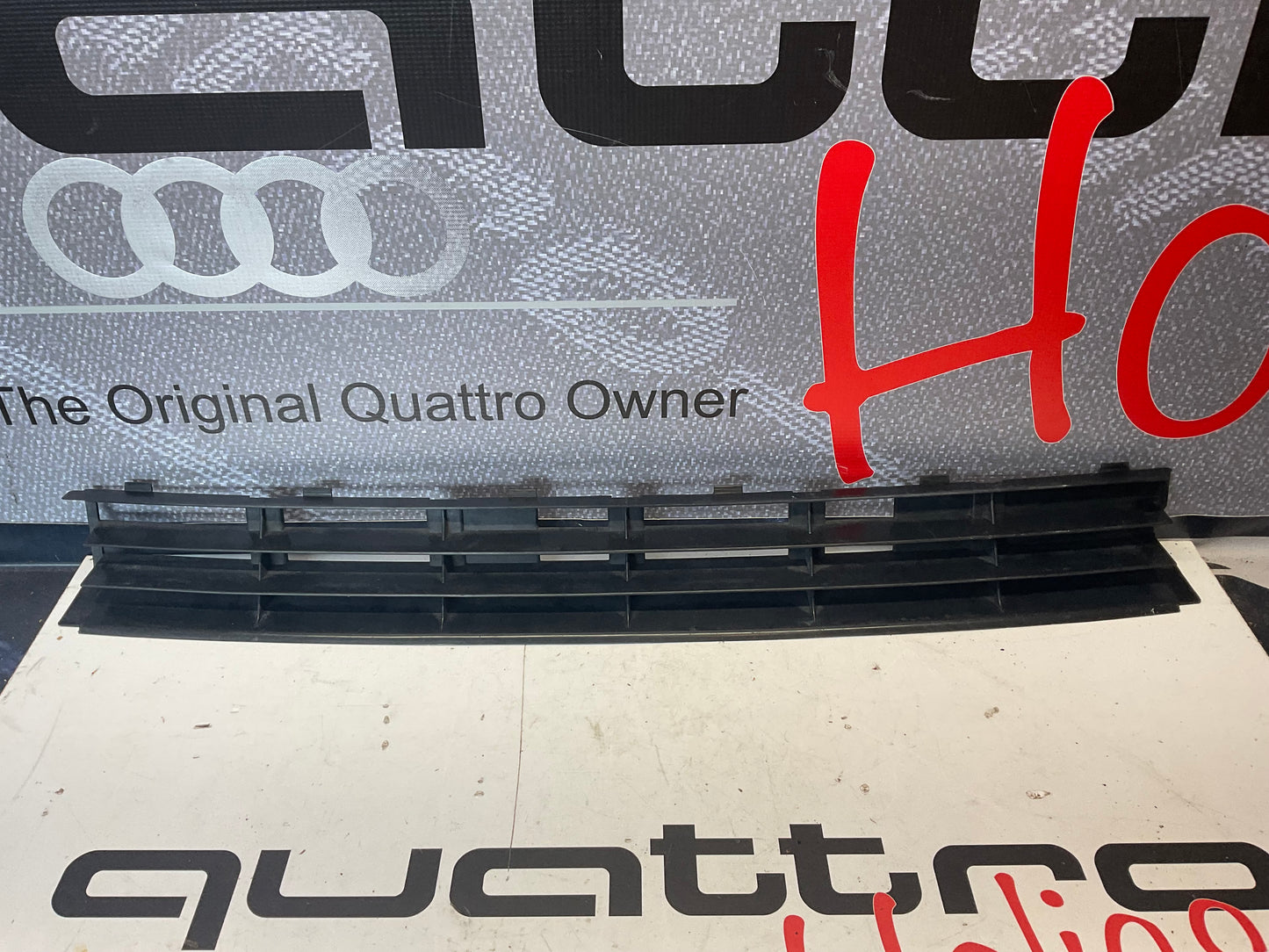 Front Bumper Center Lower Grill 811853667C  B2