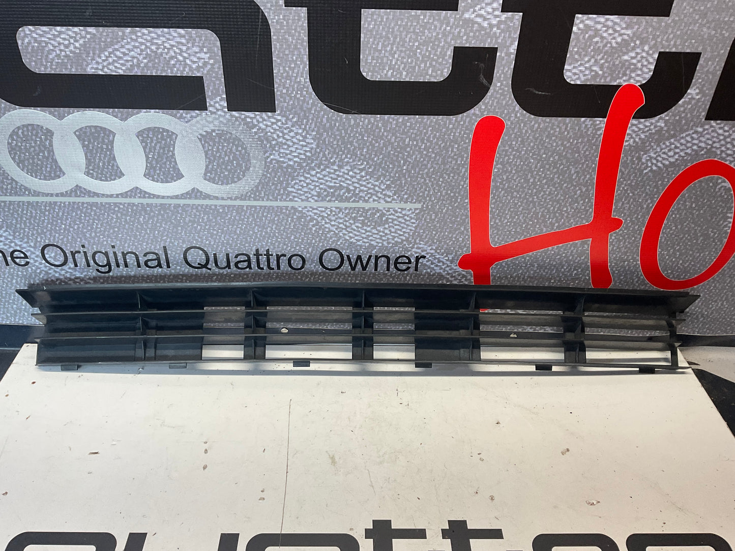 Front Bumper Center Lower Grill 811853667C  B2