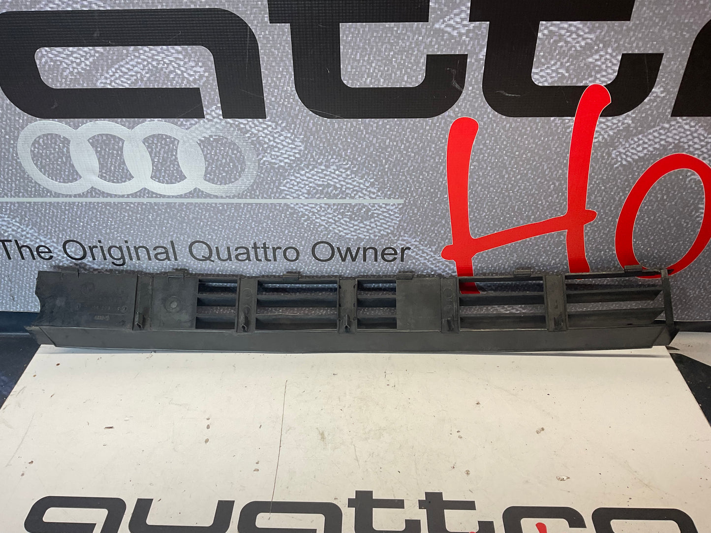 Front Bumper Center Lower Grill 811853667C  B2