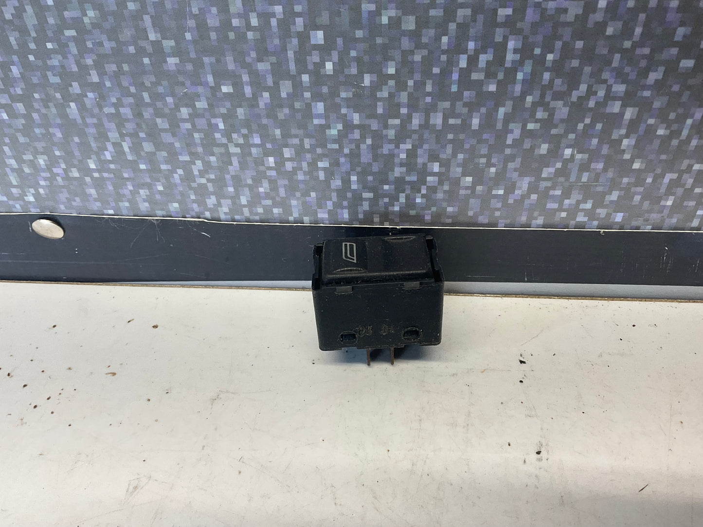Power Window Switch 443959855D  B3 C3