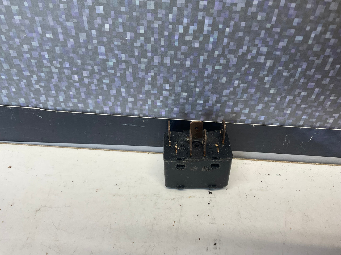 Power Window Switch 443959855D  B3 C3