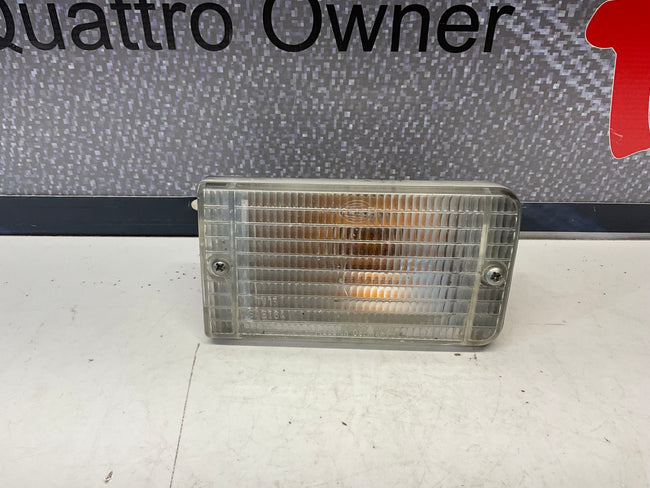 Passenger Front Turn Signal Right 813953050 B2