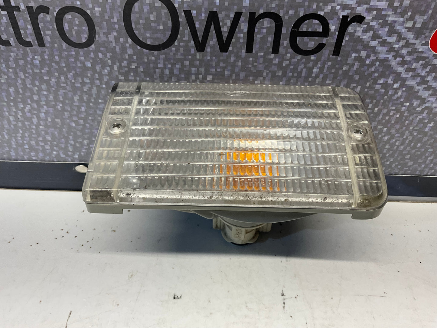 Passenger Front Turn Signal Right 813953050 B2