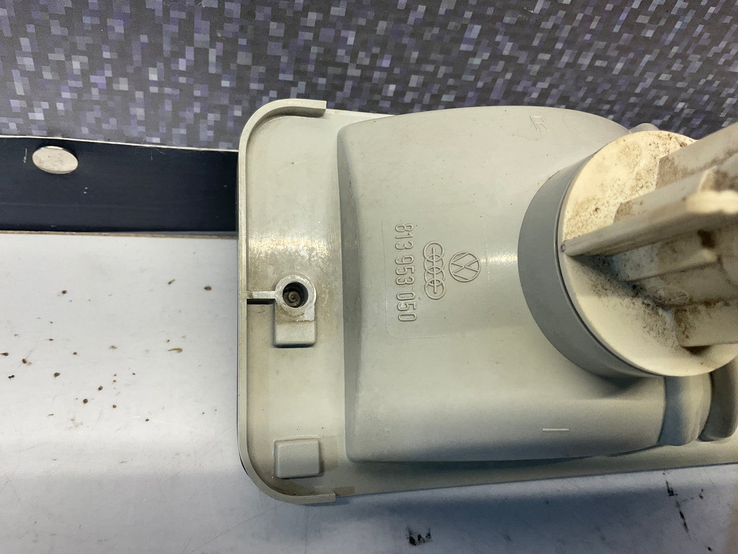 Passenger Front Turn Signal Right 813953050 B2