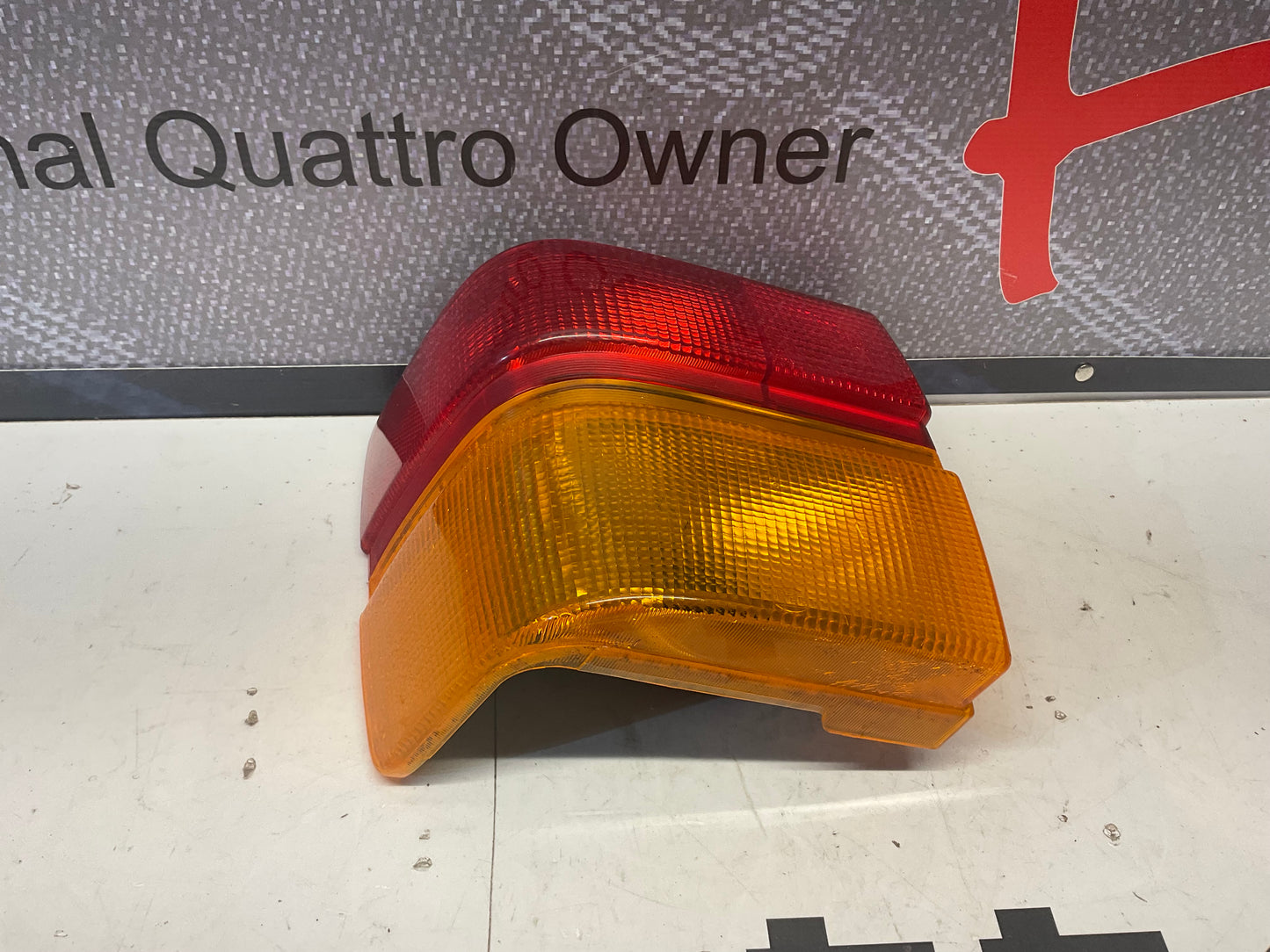 Passenger Taillight Right  443945218A  HELLA C3