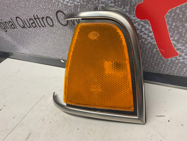 Front Corner Reflector Left  447941625B  C3