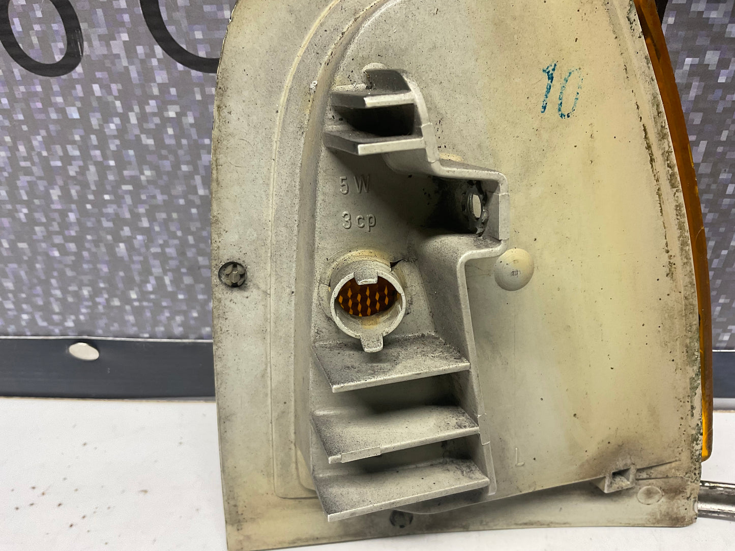 Front Corner Reflector Left  447941625B  C3