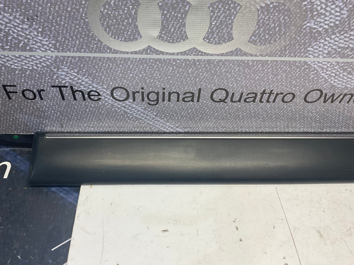 Driver Front Door Trim Moulding Left 447853953  C3