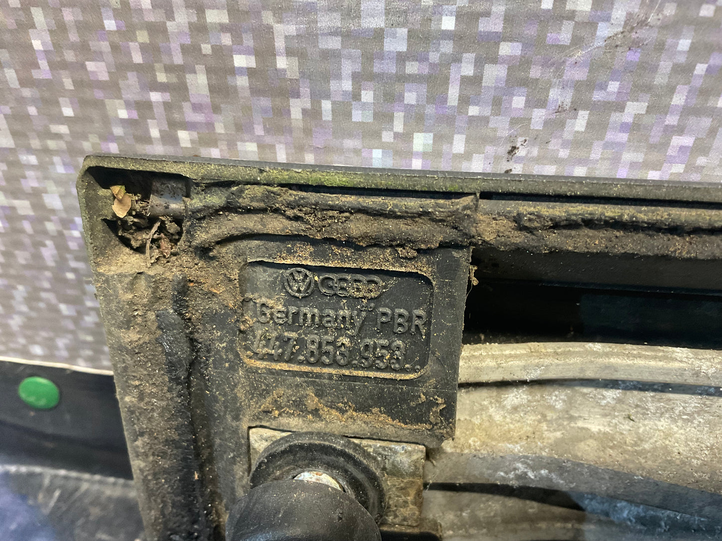 Driver Front Door Trim Moulding Left 447853953  C3