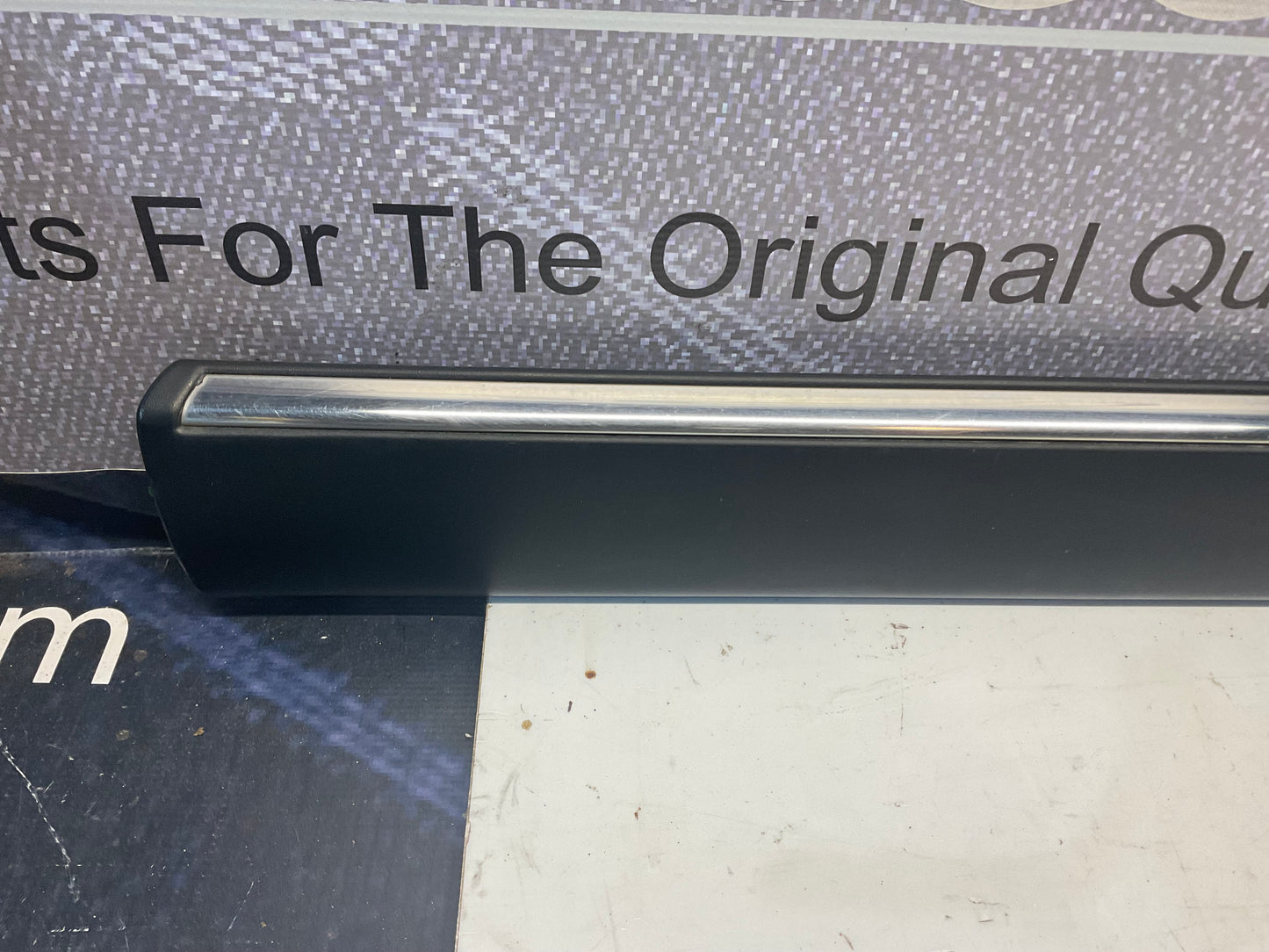 Driver Front Door Trim Moulding Left 447853954  C3