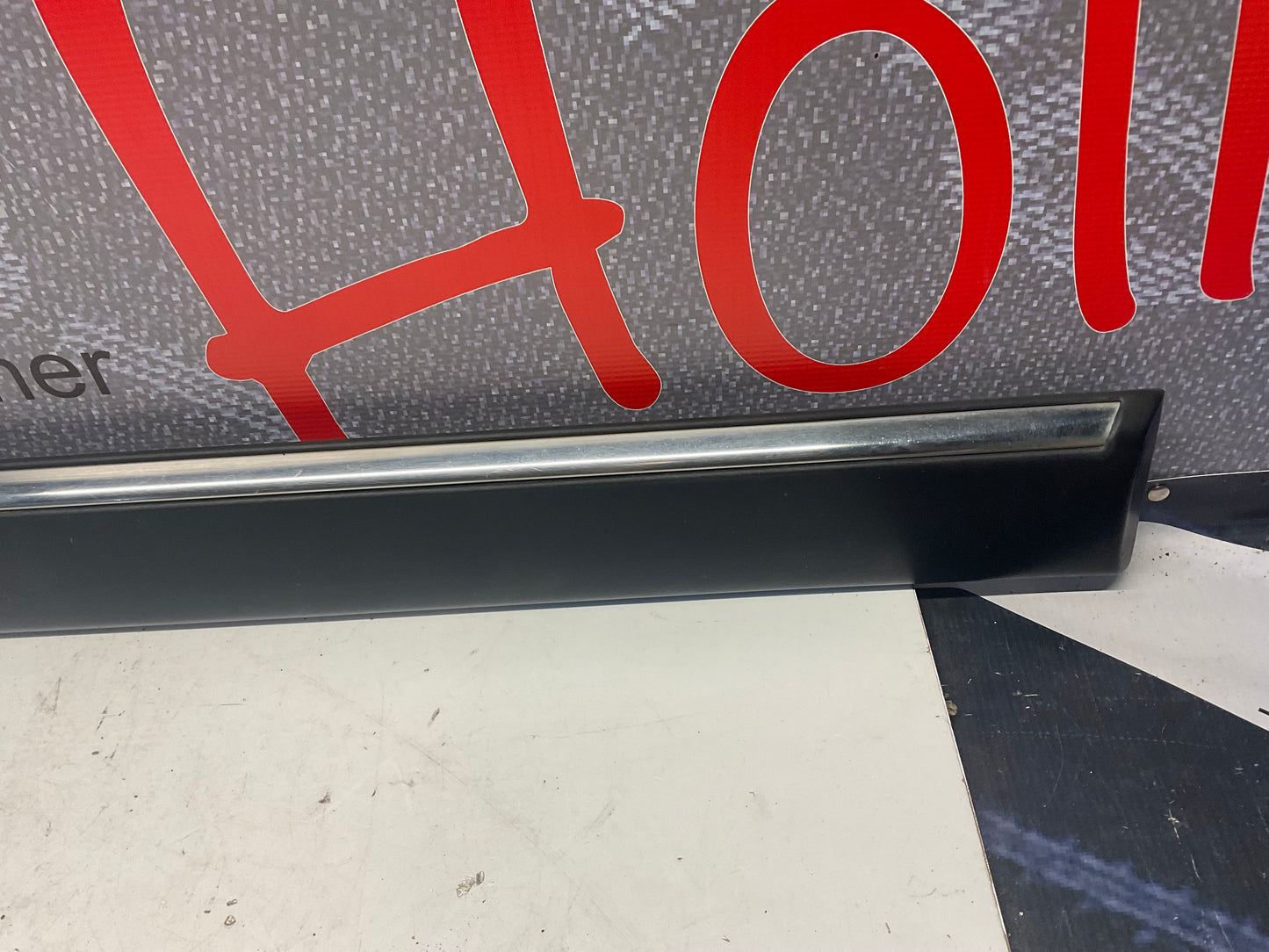 Driver Front Door Trim Moulding Left 447853954  C3