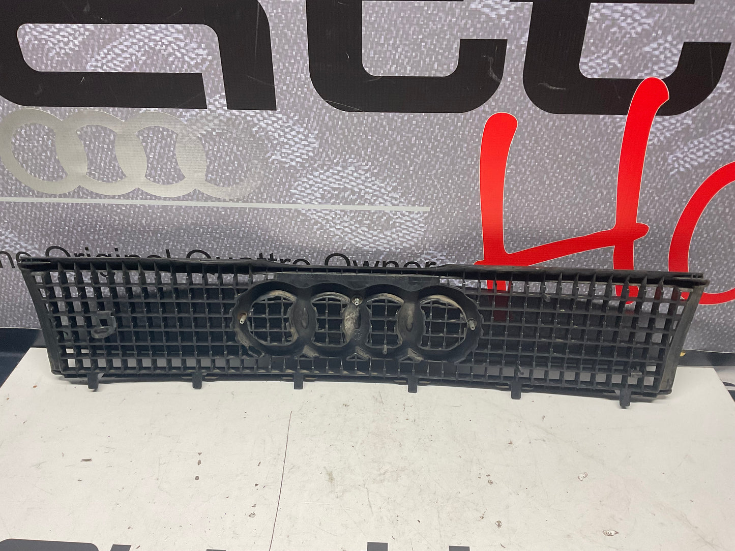 Front Grill / Rings 893853655B B3