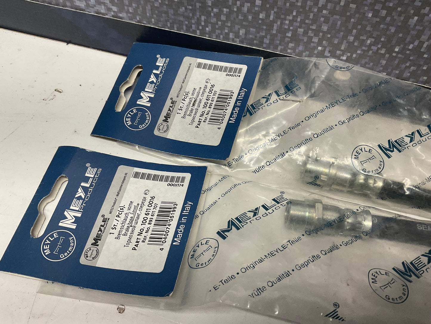 Front Brake Hose Set Outer NEW 893611707  B3  B4