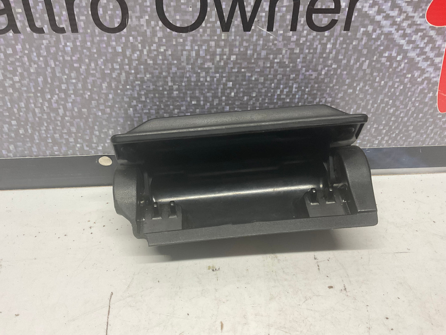 Complete Ashtray Unit 811857951  B2