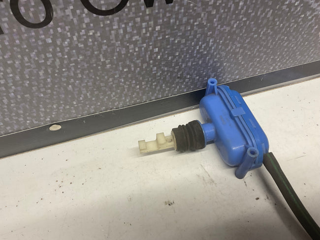 Central Locking Vacuum Actuator Valve  443862153B  C3