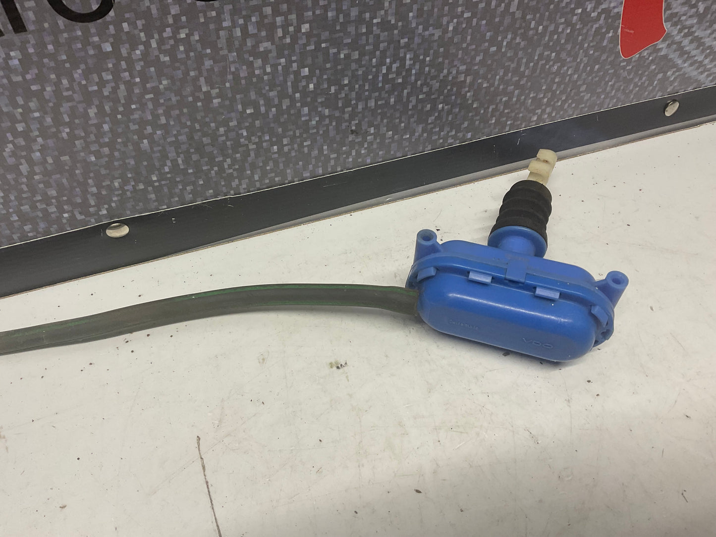 Central Locking Vacuum Actuator Valve  443862153B  C3