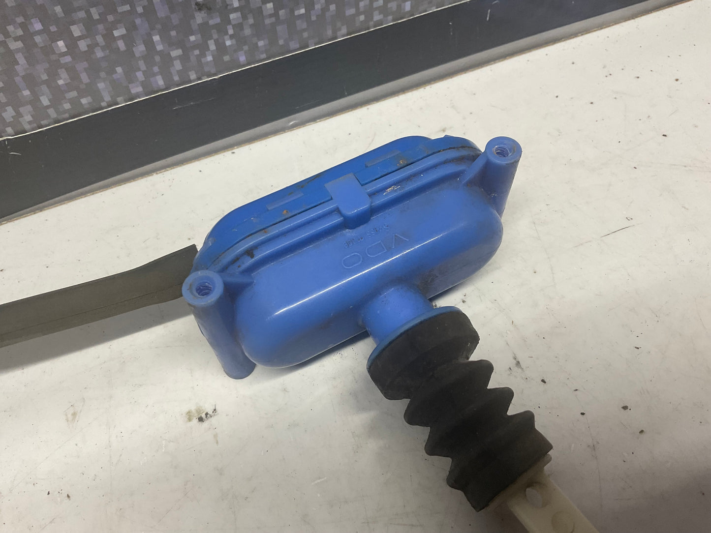 Central Locking Vacuum Actuator Valve  443862153B  C3