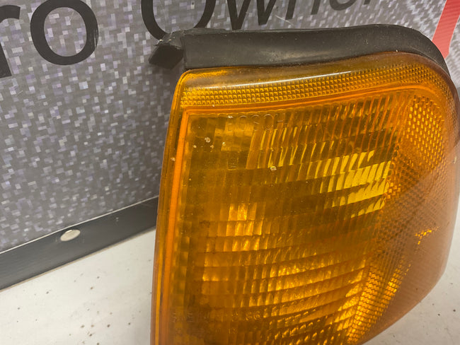 Driver Front Corner Marker 893953049A B3